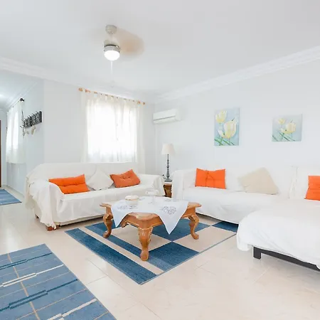 Fidalsa Reminds Ibiza فيلة *