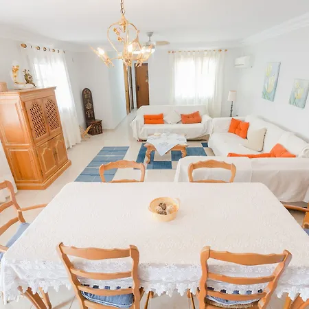 Fidalsa Reminds Ibiza * أوريويلا